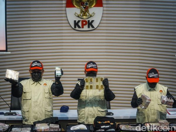 KPK Sita Rp 21,2 Miliar dan Emas 2,5 Kg dari Kasus OTT Bupati Sukoharjo