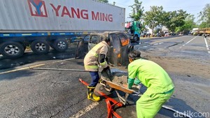 Kebakaran Mobil di Nganjuk