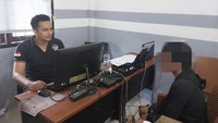 Pria di Mataram Aniaya Pacar, Nyamar Jadi Wanita Saat Masuk Kamar Kos Korban