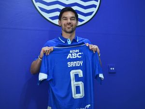Sandy Walsh Pakai Nomor Punggung 6 di Persib