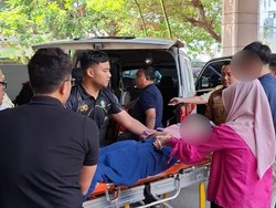 Respons Cepat Dokkes Polres Jakpus Selamatkan Wanita yang Alami Pendarahan