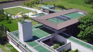 Intip Vila Neymar yang Bukan Kaleng-kaleng, Ada Helipad Segala!