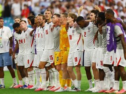 Inggris Akan Hadapi Argentina dengan Kepala Dingin