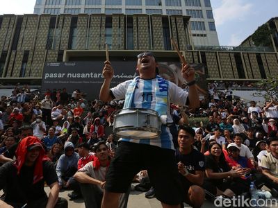 Euforia Nobar Argentina Vs Swiss di Sarinah