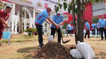 Kapolda Sumsel Pimpin Penanaman 30 Pohon Produktif untuk Ketahanan Pangan