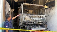Mobil Damkar Bangka Barat Terbakar di Garasi Kantor