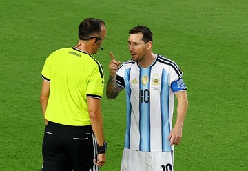 Ada Ribut-ribut Messi sama Wasit nih