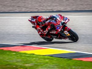 Hasil MotoGP Jerman 2026: Marc Sachsenking Marquez Tak Terkalahkan!
