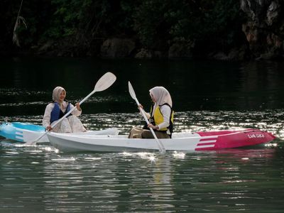 Paddle Board Jadi Daya Tarik Danau Lhok Gaca
