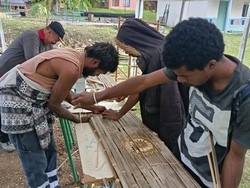 KJRI Noumea Latih Warga Lokal Bikin Kerajinan Tangan Pakai Bahan Alam