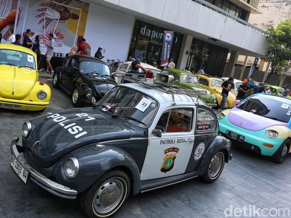 Puluhan VW Beetle Lawas Dipamerkan di Sarinah