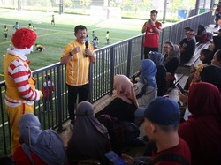 Program itu diharapkan dapat menginspirasi sekaligus memberikan pengalaman latihan sepak bola yang lebih berkualitas bagi para peserta. ANTARA FOTO/Muhammad Iqbal
