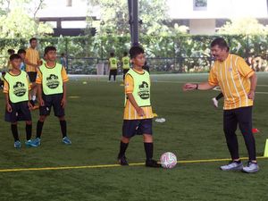 Ratusan Bibit Muda Asah Kemampuan Bermain Bola