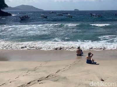 Potret Pantai Blue Lagoon Viral gegara Video Turis Ngaku Diusir Pemilik Warung