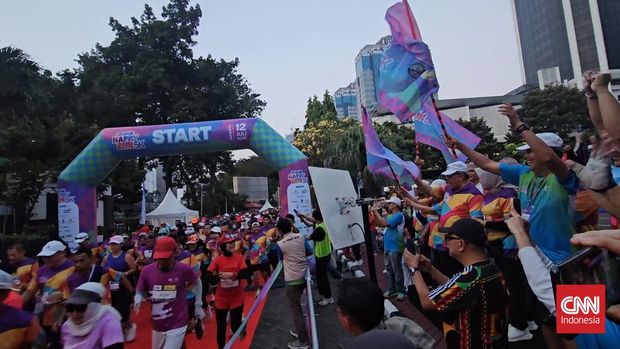Paguyuban Pensiunan Pariwisata (PARAPENSPAR) menggelar arena lari Senior Happy Run 5K 2026 bertema Healthy & Happiness di laman Kantor Kementerian Pariwisata, Jakarta, Minggu (12/7).