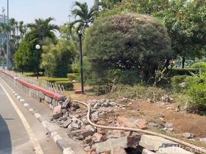 Penampakan Tembok Taman Tugu Muda Jebol Diseruduk Sedan