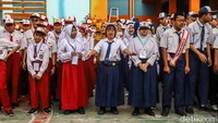 Bikin Haru, Tawa dan Senyum Anak Berkebutuhan Khusus Warnai Hari Pertama MPLS di SLBN 9
