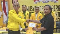 Wali Kota Makassar Appi Ambil Formulir Calon Ketua Golkar Sulsel