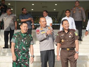 Bertemu Kajati, Kapolda Riau Tegaskan Polri-TNI-Jaksa Solid