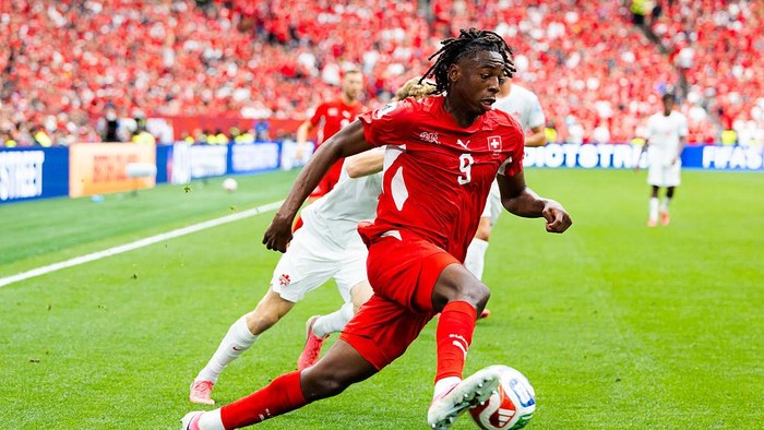 VANCOUVER, CANADA - JUNE 24: Johan Manzambi #9 of Switzerland dribbles the ball during the FIFA World Cup 2026 Group B match against Canada at BC Place Vancouver on June 24, 2026 in Vancouver, Canada. (Photo by Emma Ottosen/ISI Photos/ISI Photos via 