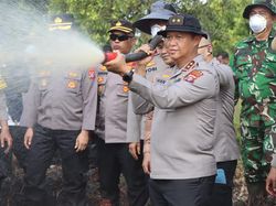 Kapolda Kalteng Terjun ke TKP Karhutla Tumbang Nusa yang Tak Kunjung Padam
