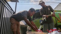 Kemarau Melanda, Warga Keranggan Tangsel Krisis Air Bersih