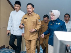 Mensos Minta Pemda Aktif Perbarui DTSEN agar Bansos Tepat Sasaran