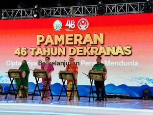 Kenakan Baju Adat Sulsel, Tri Tito Hadiri Syukuran 46 Tahun Dekranas