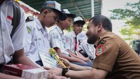 Ahmad Luthfi Tinjau Hari Pertama Pembelajaran di Sekolah Kemitraan