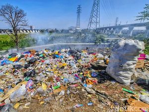 Sampah Menumpuk di Bojongsoang Bandung, Camat Sentil Oknum RW