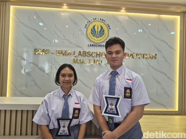 Momen Hari Pertama MPLS di SMA Labschool Kebayoran Jakarta