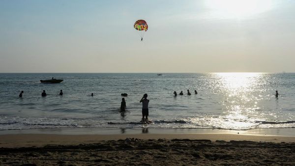 Pantai Anyer Tetap Aman Didatangi Wisatawan, Berada di Luar Zona Bahaya Anak Krakatau