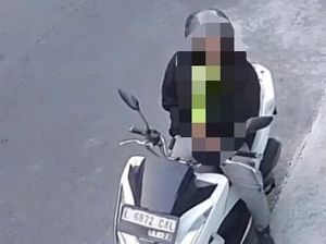 Viral Pria Pamer Kelamin di Sawahan Surabaya