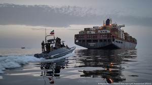Video Iran Larang Kapal Negara Pendukung Trump Lewat Hormuz