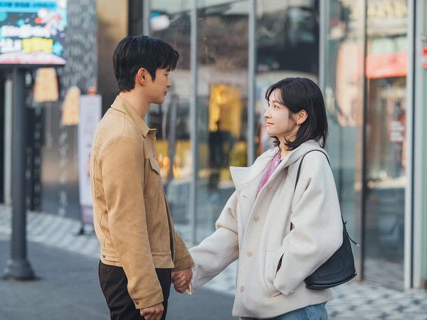 Momen Kencan Seo In Guk-Park Ji Hyun di See You At Work Tomorrow!