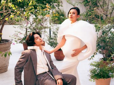 8 Foto Maternity Shenina Cinnamon, Pakai Gaun Unik & Perhiasan Rp 3 Miliaran