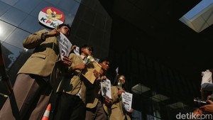 Aksi Mahasiswa Dorong KPK Cepat Tangani Kasus Febrie Adriansyah