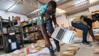 Begini Cara Paket Amazon dan Walmart Bisa Sampai ke Tangan Pembeli di Afrika