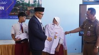 Pemkab Batang Perluas Seragam Gratis ke Sekolah Swasta dan Madrasah