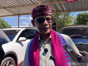 Bupati Satria Ancam Usir Turis-turis Nakal di Nusa Penida