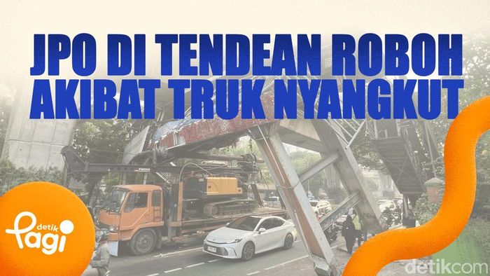 Video: JPO di Tendean Roboh Akibat Truk Nyangkut