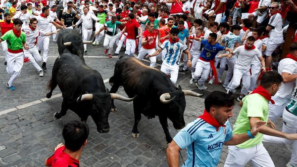 Festival San Fermin Tetap Ramai Meski Lari Banteng Picu Cedera