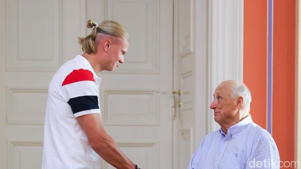 Foto: Raja Norwegia sambut kepulangan Haaland dkk, Putra Mahkota pimpin 'viking row' (Dok Instagram Kerajaan Norwegia).