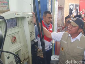 Herman Deru Tinjau SPBU Penyalur Solar yang Bikin Macet di Paloba Sumsel
