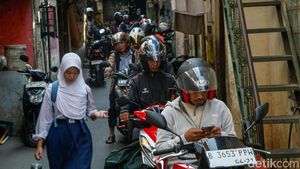 Jalur Tikus Jadi Andalan Pemotor Hindari Macet Tendean