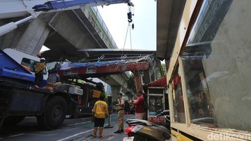 Kerugian JPO Tendean Miliaran Rupiah, Pemprov DKI Colek Perusahaan Pemilik Truk