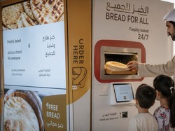 Keren! Dubai Punya Mesin Roti Gratis 24 Jam, Warga Tinggal Tekan Tombol