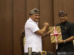Rapat Paripurna DPRD Gianyar, Mahayastra Beberkan Tata Kelola Keuangan
