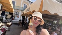 Medina Dina Liburan ke Italia Bareng Gading Marten, Makan Gelato hingga Pasta