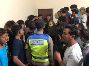 Viral Pria Tayu Dimassa gegara Kepergok Maling Motor Warga